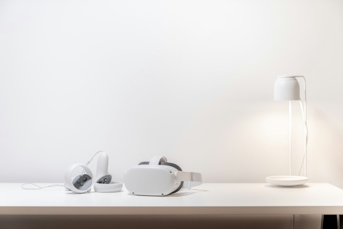 casque de réalité virtuelle blanc